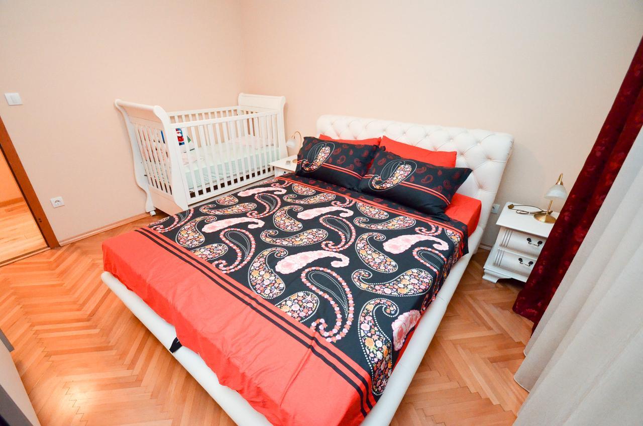 Central Apartment Kotor Bagian luar foto