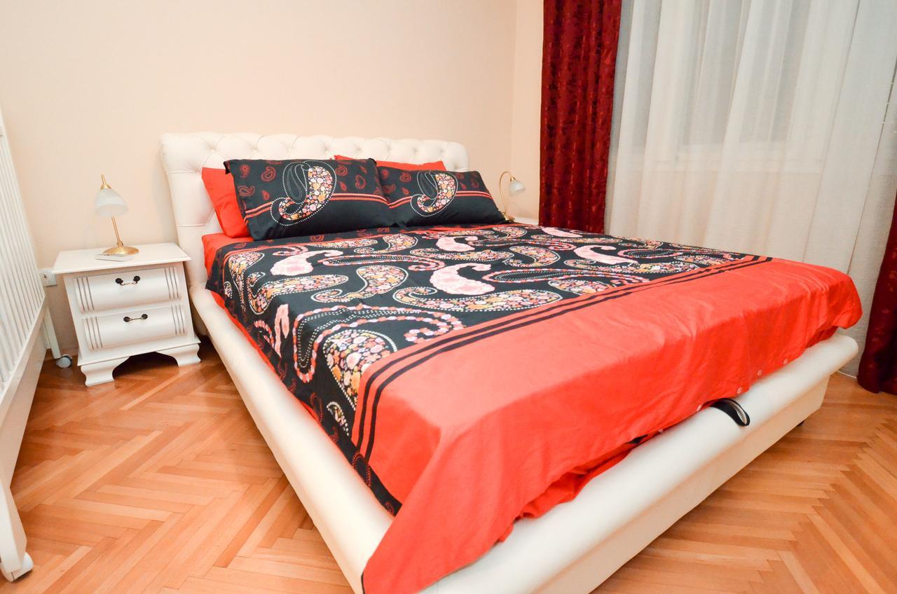 Central Apartment Kotor Bagian luar foto