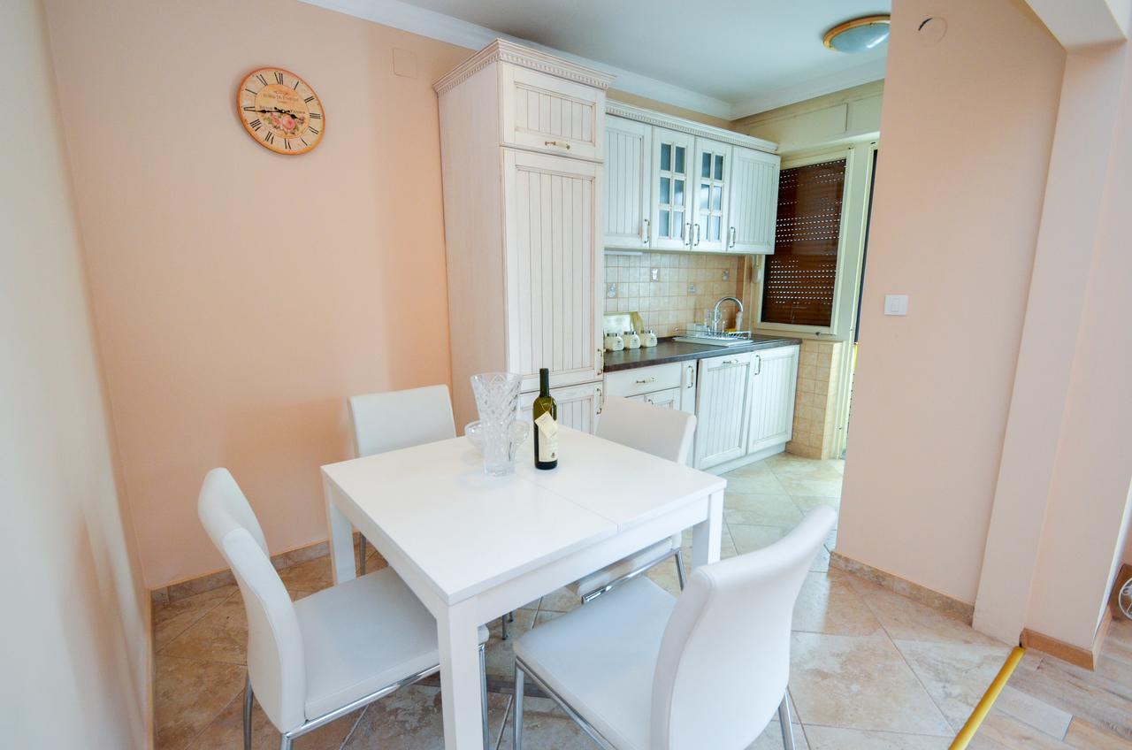 Central Apartment Kotor Bagian luar foto