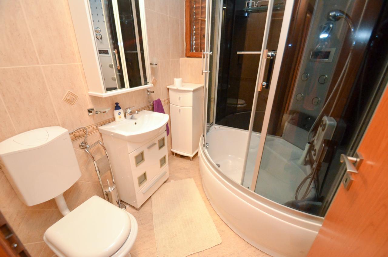 Central Apartment Kotor Bagian luar foto