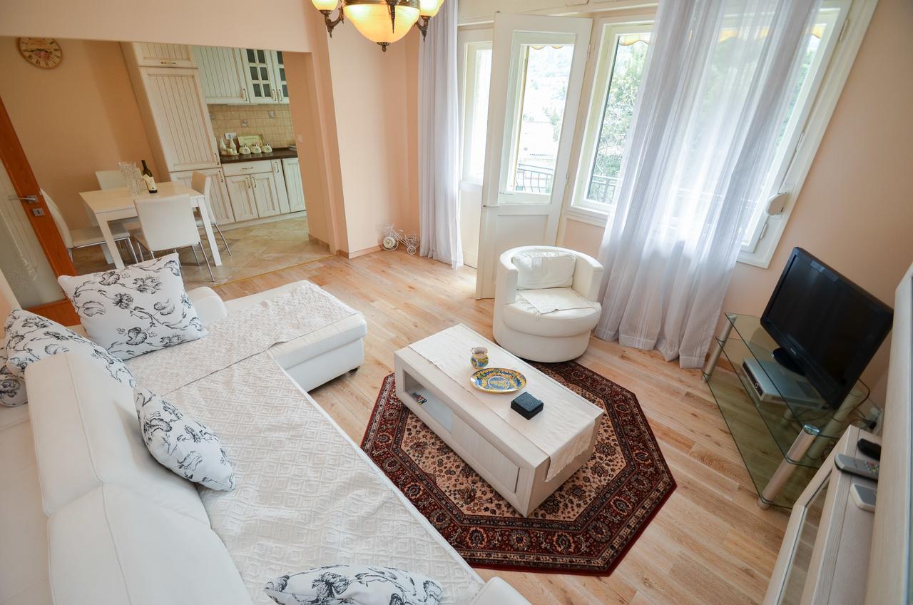 Central Apartment Kotor Bagian luar foto